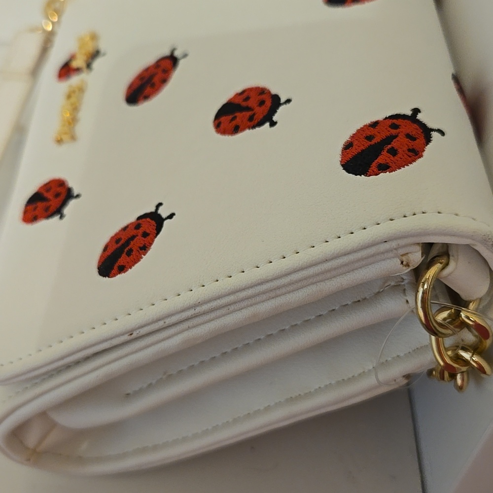 Betsey Johnson White Crossbody with Red Ladybug Print Nwt - Picture 3 of 4